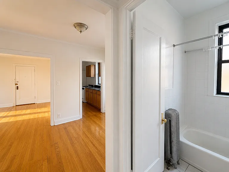 3923 N Pine Grove Ave #31 — Photo 12