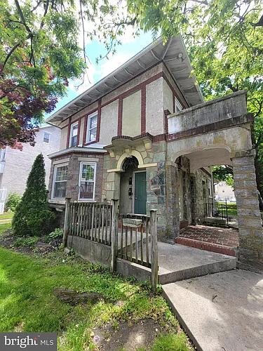 332 W Washington St Photo 1