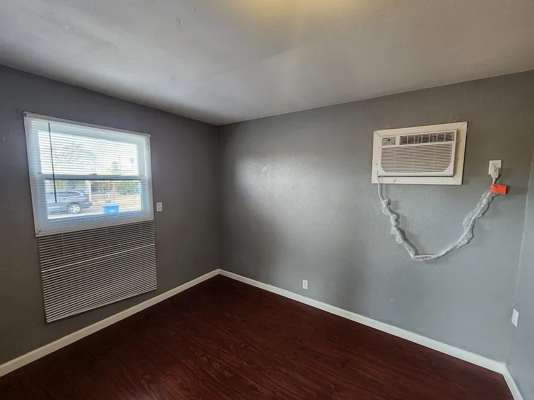 10039 N 8th Ave — Photo 10