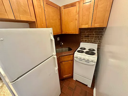 Rented by J PRESTON AND ASSOCIATES INC | media 3