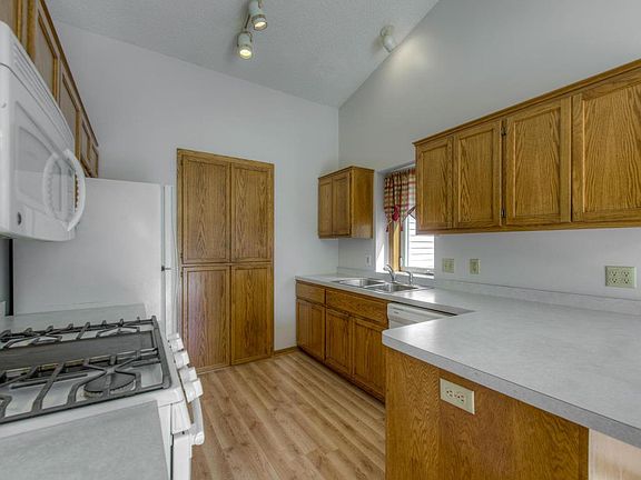 3rd image of 1016 Spruce St