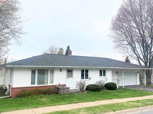 708 7th St, Marathon, WI 54448