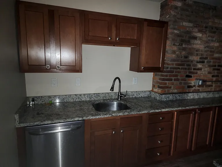 105 S 18th St #1 — Photo 7
