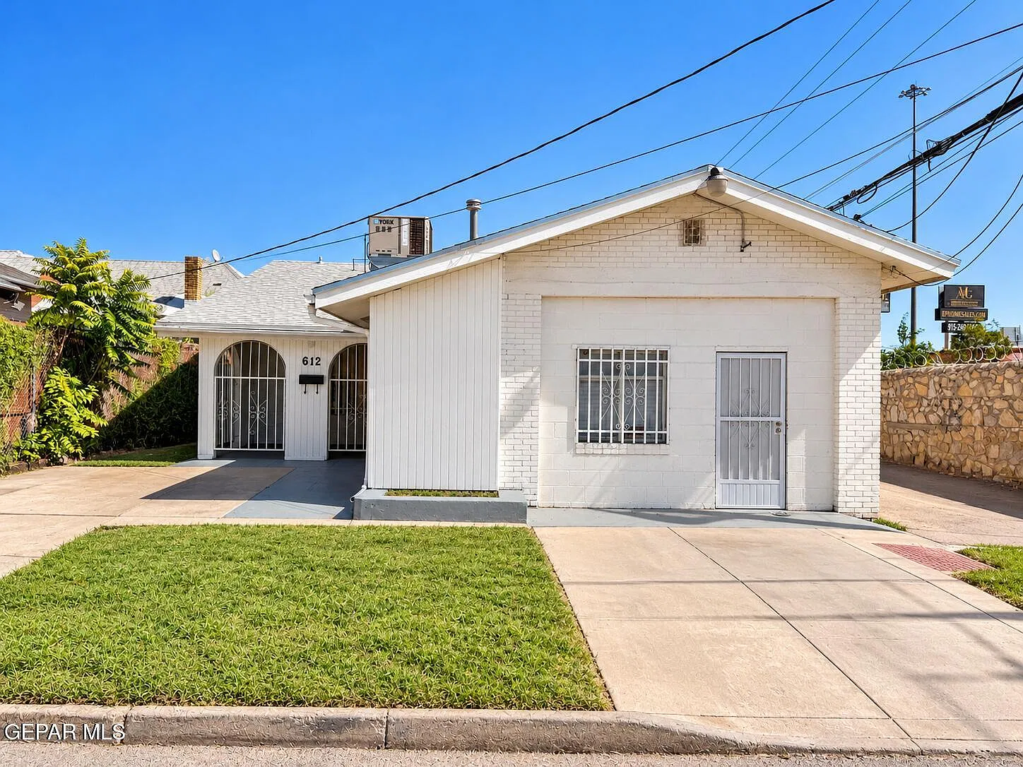 3 bed, 1.5 bath, 1159 sqft, $1,550 — Photo 1