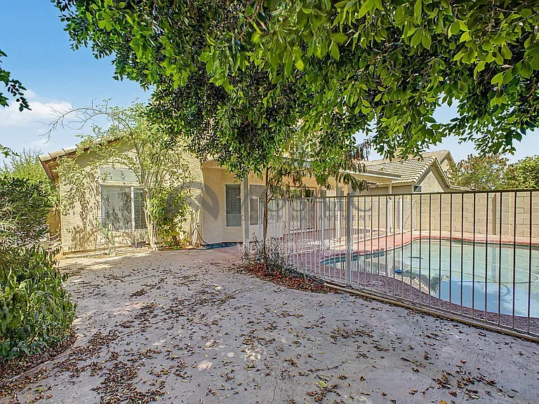 820 N Granada Dr — Photo 40