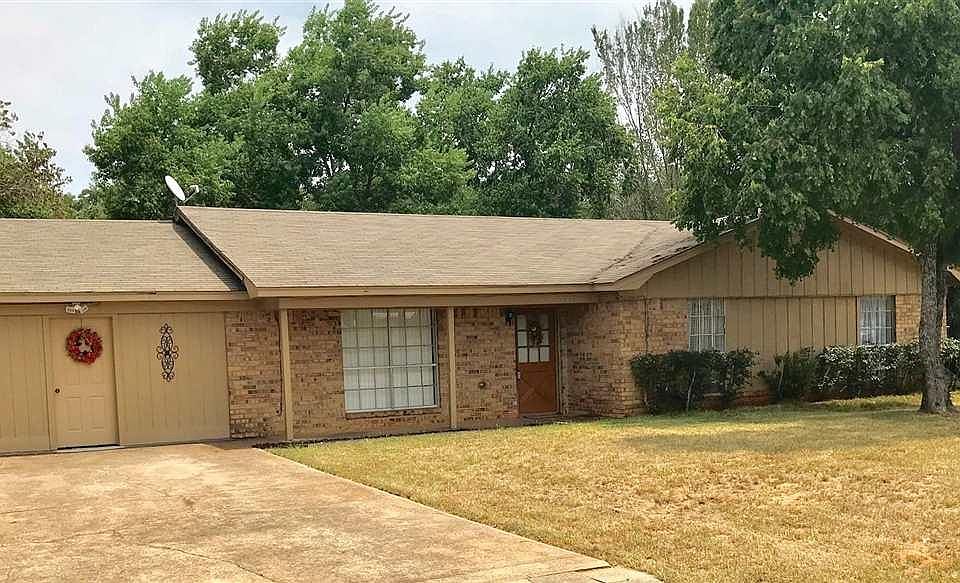 1st image of 104 NW Springdale Dr