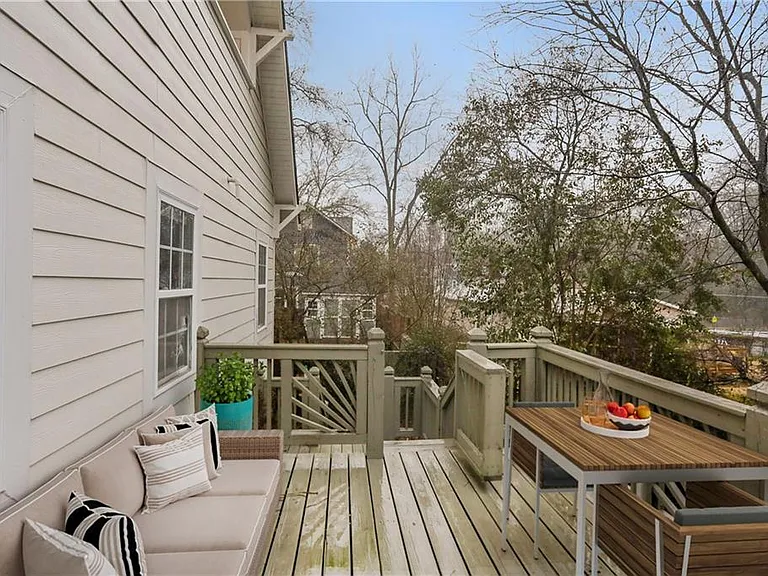 99 Bates Ave NE — Photo 25