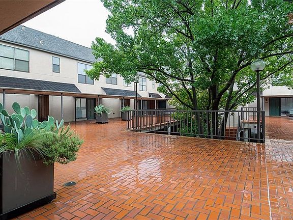 2nd image of 5923 Hillcrest Ave