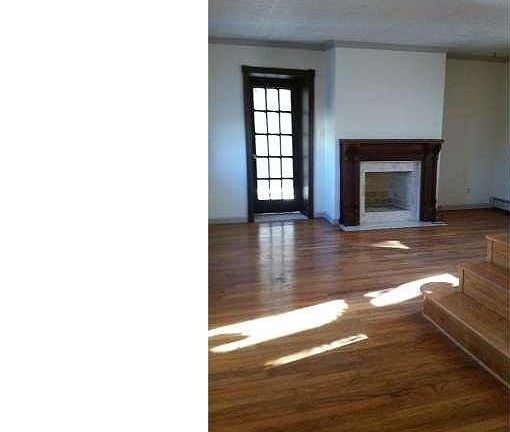 4th image of 1620 W Main St