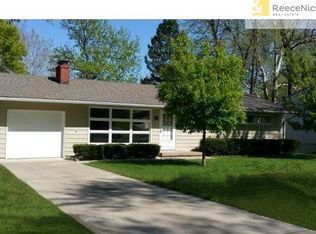 7917 Maple St, Prairie Village, KS 66208