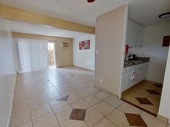 3rd image of 820 Chestnut Ave #9