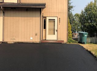 8891 McClellan Cir, Anchorage, AK 99502