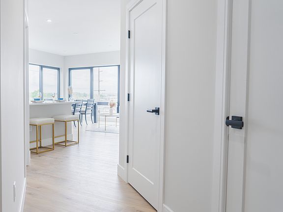 3rd image of 439 Schuyler Ave #104