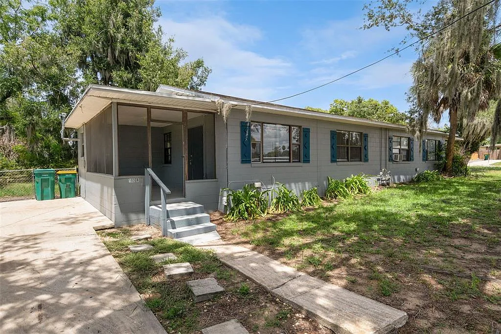 2 bed, 1.0 bath, 725 sqft, $1,200 — Photo 2
