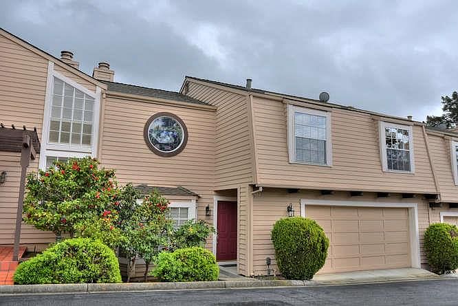 1st image of 12 Holmes Ln