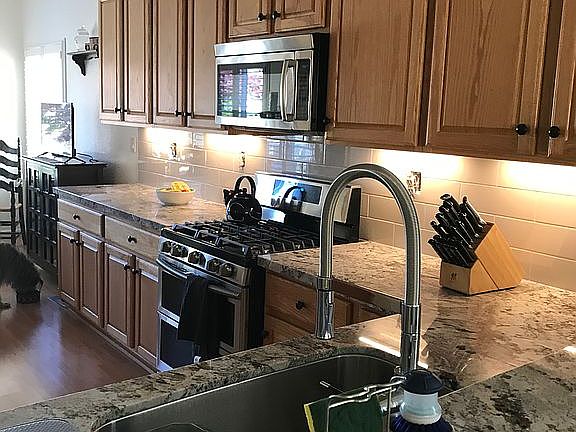 4th image of 317 Rolling Hill Ct