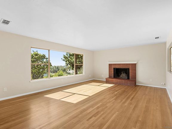 5th image of 905 Loma Ct