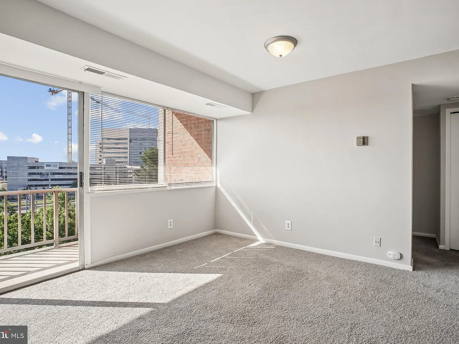 1 bed, 1.0 bath, 765 sqft, $1,675 — Photo 4