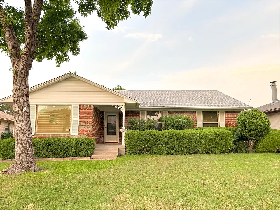 2109 Highwood Dr