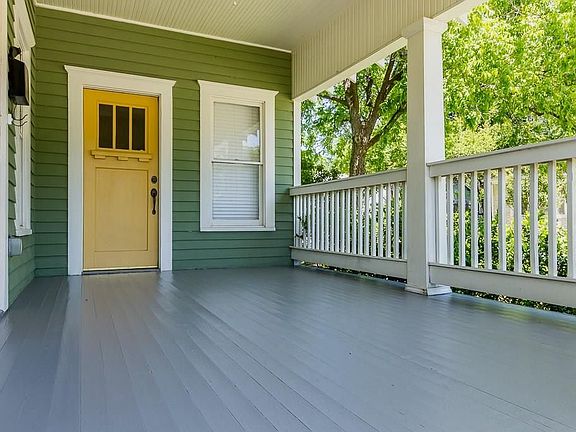 2nd image of 1002 W Lamar St