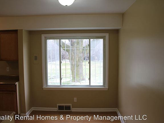 4th image of 1510 Woodhall Dr