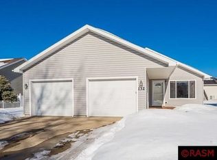 132 Lynx Ln, Mankato, MN 56001
