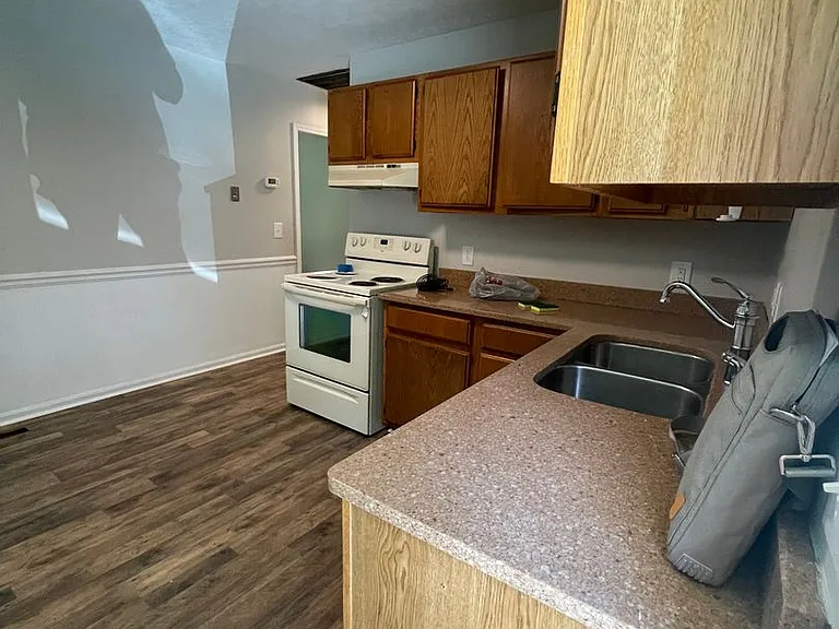 109 Oliver Street — Photo 8