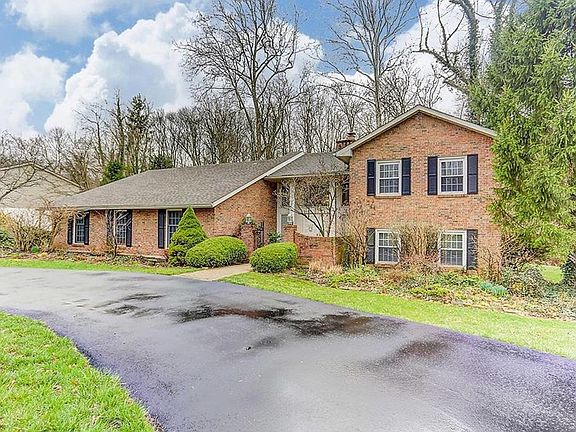 3rd image of 700 Woodbourne Trl