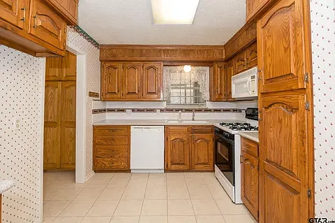 3863 Lamb Dr — Photo 34