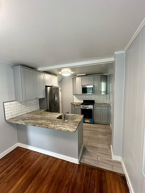 1st image of 75 Stafford St #71