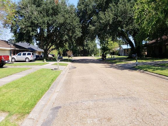 4th image of 217 Saint James Dr