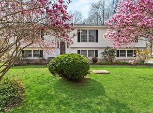 59 Glenacom Rd, Mahopac, NY 10541