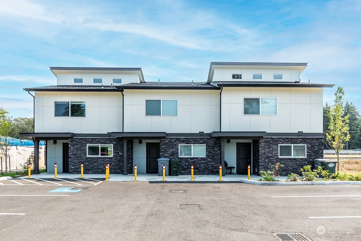 14507 14511 Union Avenue SW photo 1