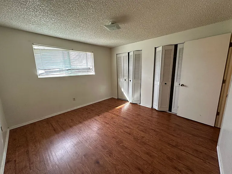 355 E 5th Ave — Photo 28