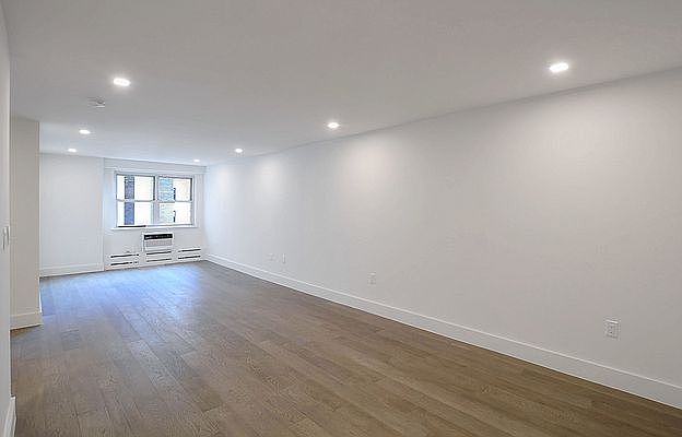 1st image of 60 E 12th St APT 10A