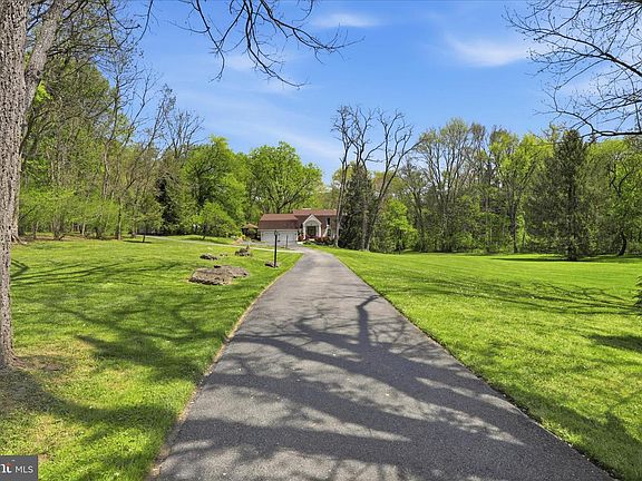 2nd image of 259 Ironstone Ridge Rd