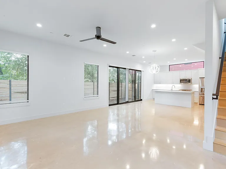 1116 Walton Ln #3 — Photo 2