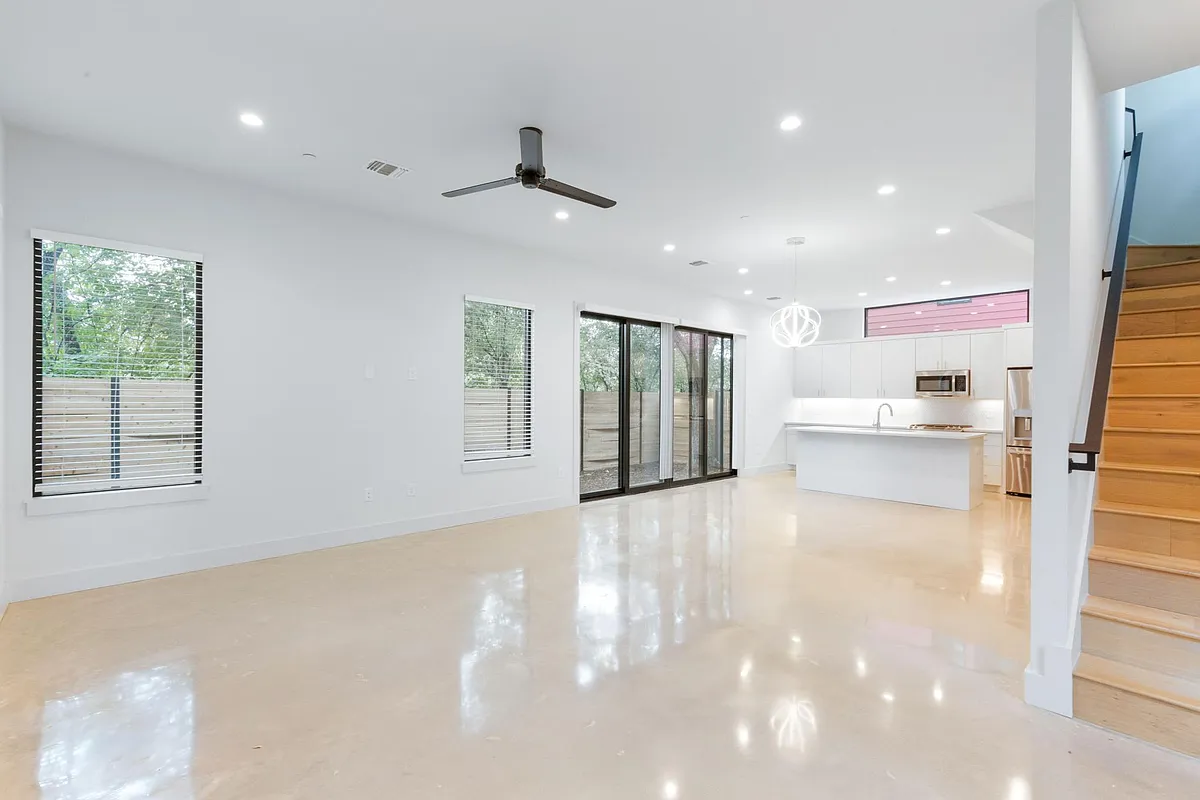 Building Photo - 1116 Walton Ln #3