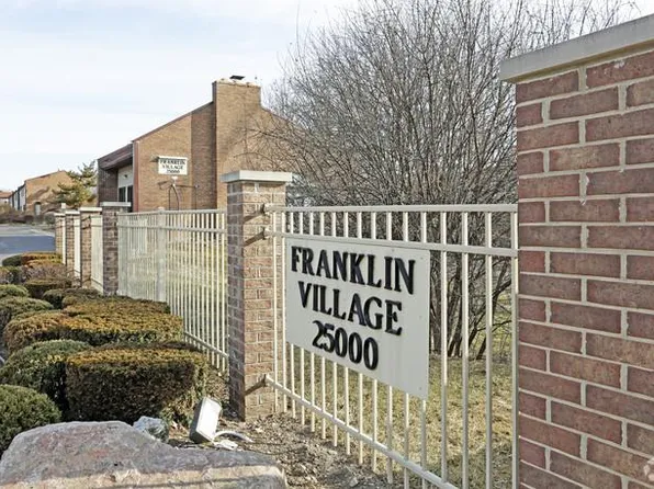 25065 Champlaign Dr #1A, Southfield, MI 48034