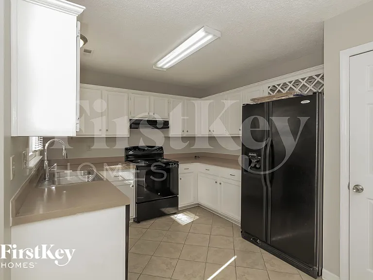 7906 Trotter Rd — Photo 6
