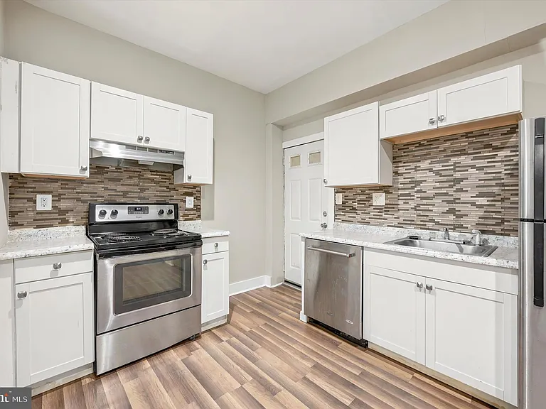 2200 Coral St #1 — Photo 8