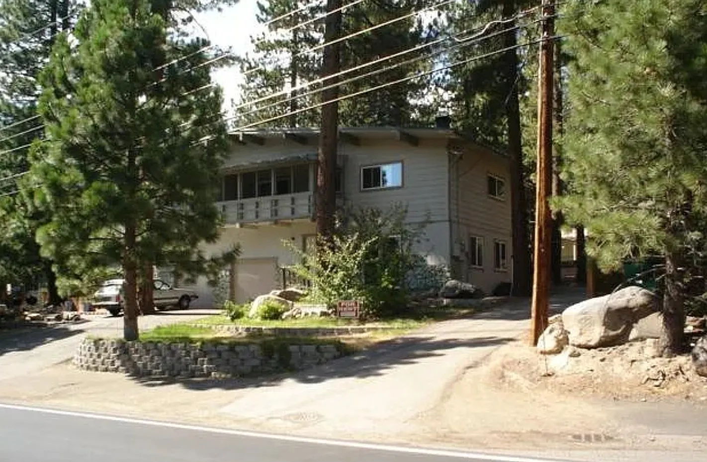 3 bed, 1300 sqft, $3,395 — Photo 1