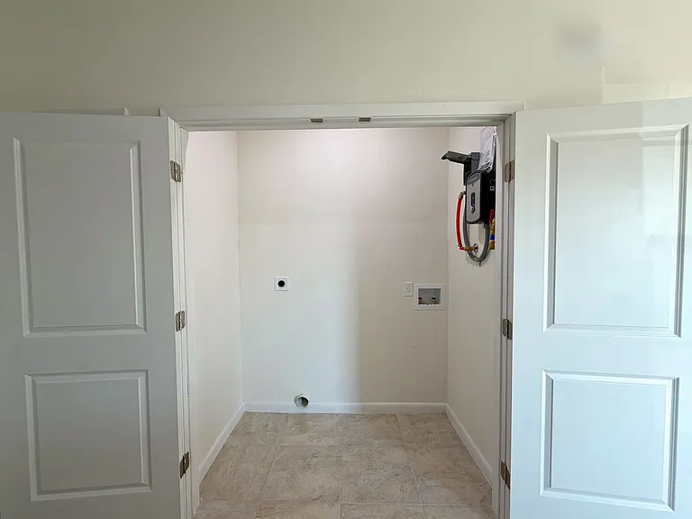 2909 San Luis St — Photo 9