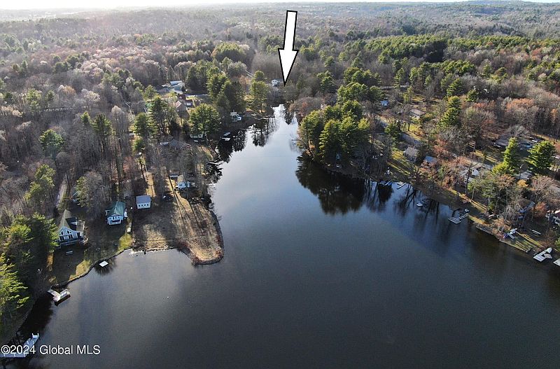 3rd image of 5526 Crooked Street