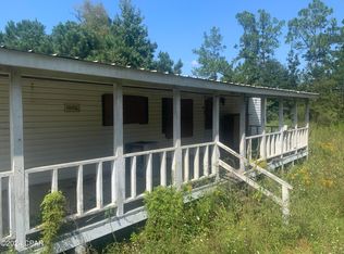 1113 Ocheessee Landing Rd, Grand Ridge, FL 32442