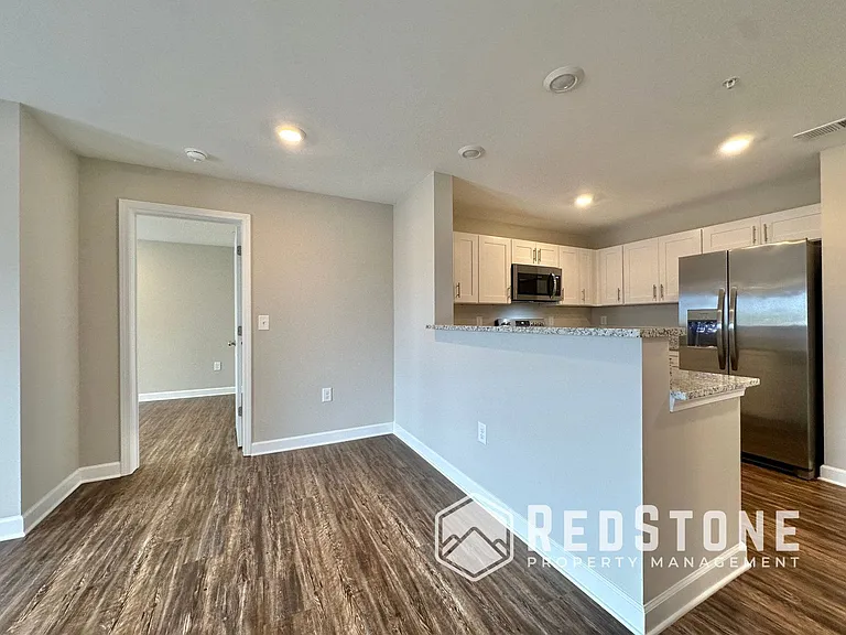 Westbrook Apartments — Photo 10