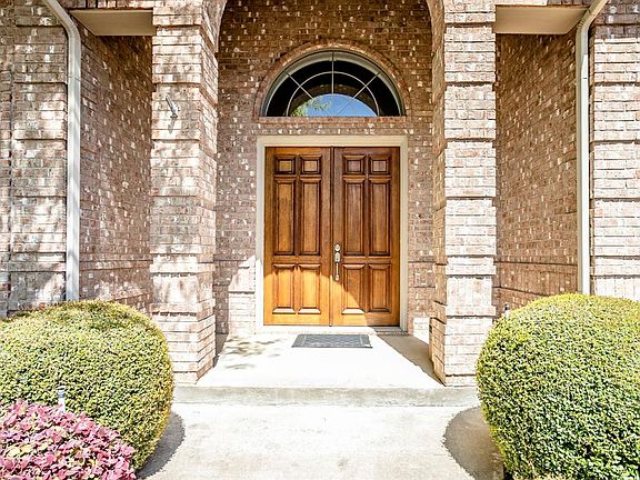 3rd image of 7917 Coldshire Ct