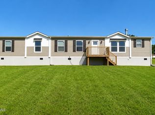 105 Wedding Ln, Chuckey, TN 37641