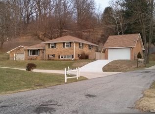 2812 19th Ave, Vienna, WV 26105