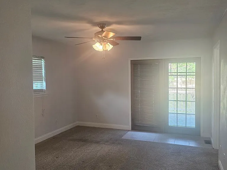 1068 Sharon Dr — Photo 23